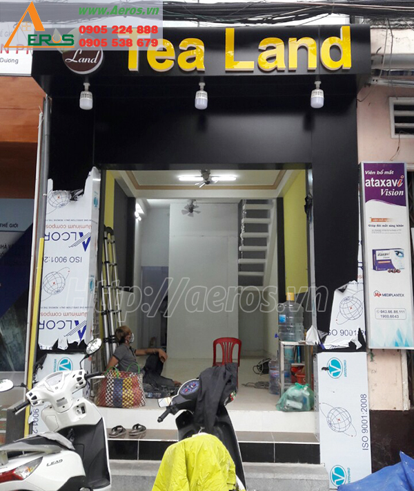 Hình ảnh thi công bảng hiệu quán trà sữa Tealand, Thủ Dầu Một, Bình Dương